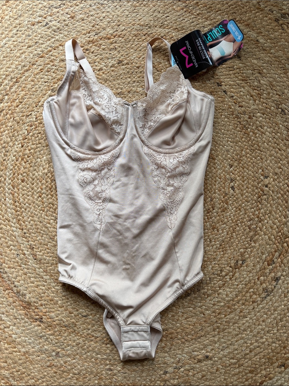 Maidenform Shapewear Built-in Bra Bodyshaper Bodysuit with Lace Detail 38C